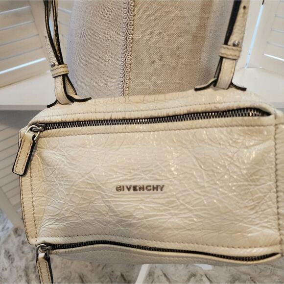 GIVENCHY CREAM DEERSKIN CRINKLE LEATHER PURSE - Picture 3 of 15